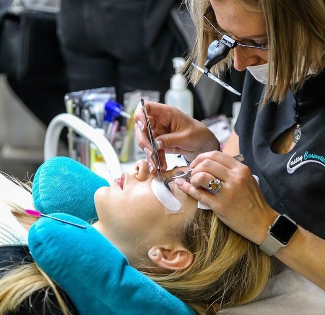 Lasting-cosmetics-lash-extension-training